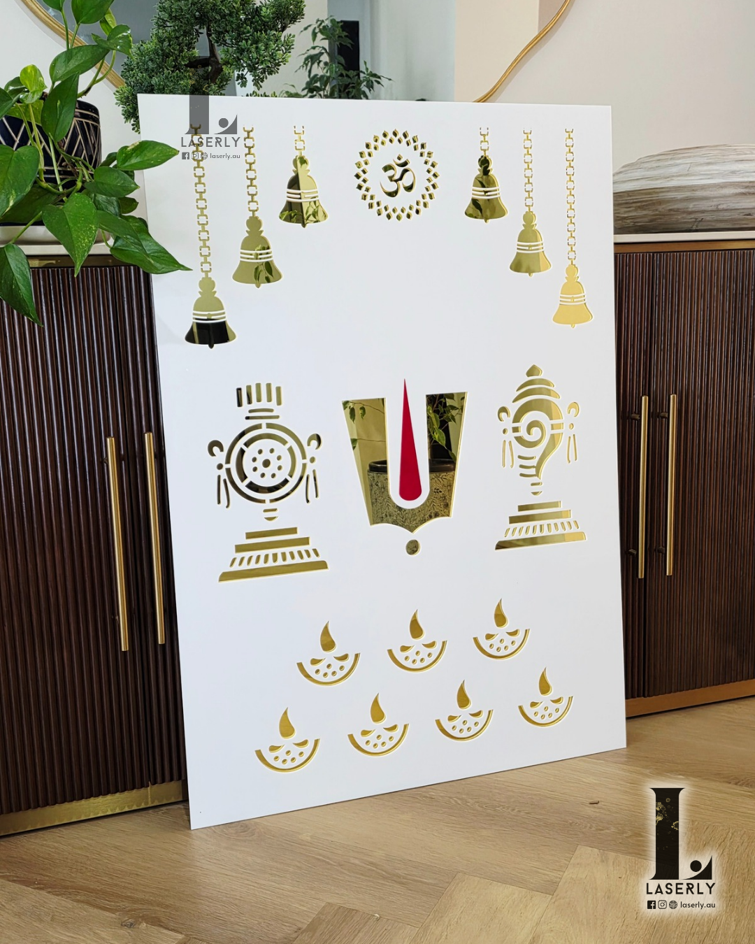 Tirupati Balaji Mandir Panel - White and Mirror Gold (1000x700)
